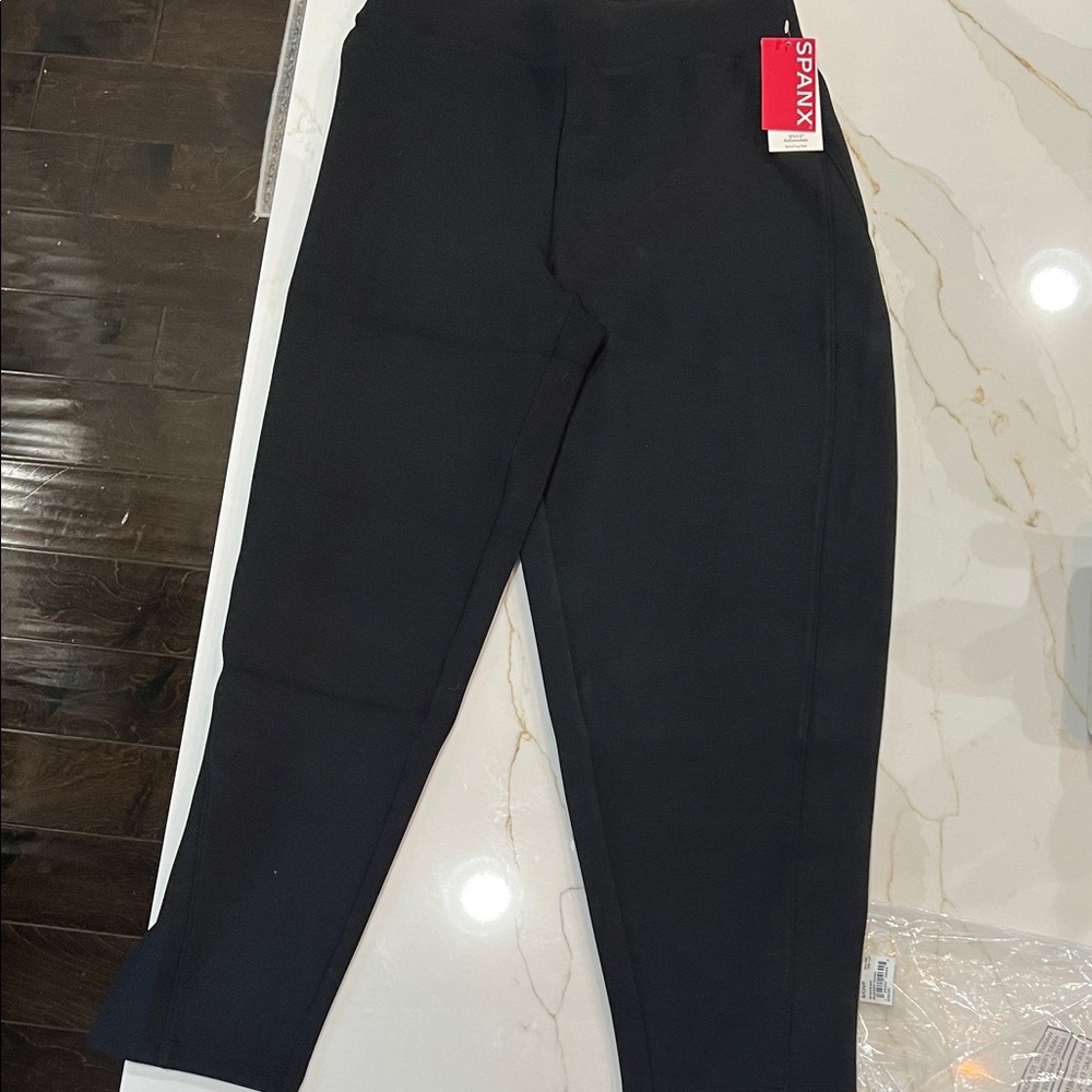 SPANX AIR ESSENTIALS BARREL LEG PANT (Very black) SIZE Small NWT